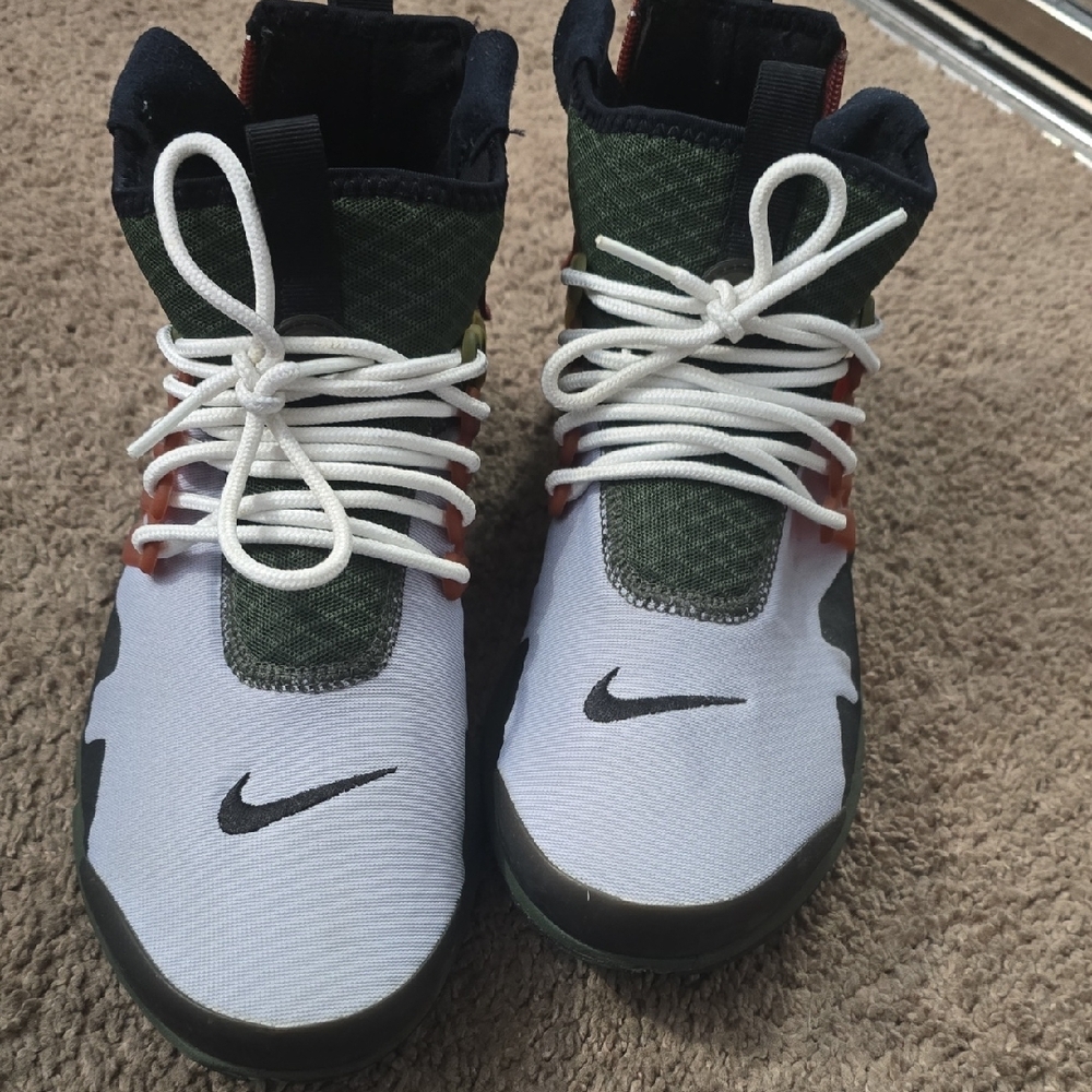 Nike Kids' White and Green Sneakers - Picture 2 of 5